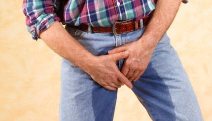 leaking-urine-without knowing-uti-urinary-incontinence-female-&-male
